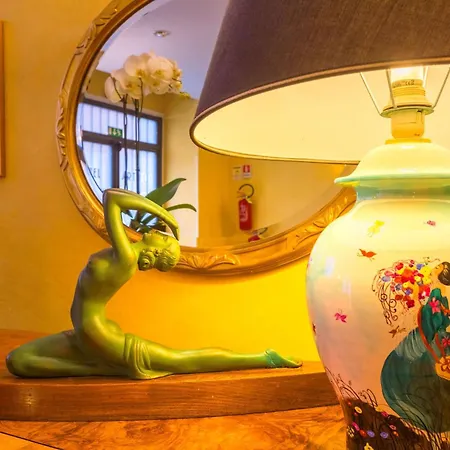 Отель Western Artdeco