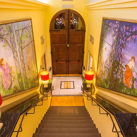 Western Artdeco Hotel 4*