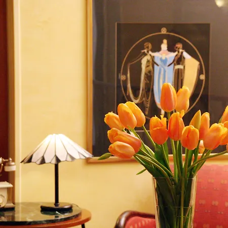 Western Artdeco Отель