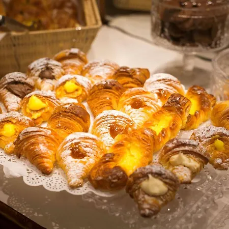 Отель Western Artdeco 4*