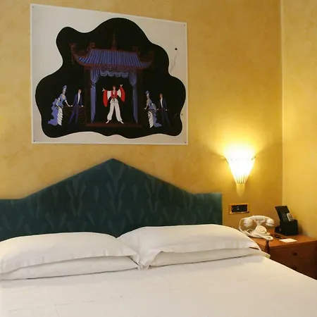 Western Artdeco Hotel 4*