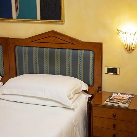 Western Artdeco Hotel