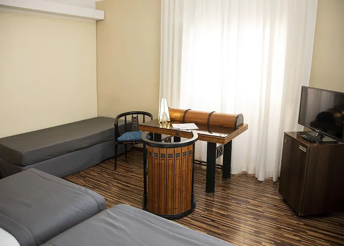 ベストウェスタン アートデコ 4* ローマ