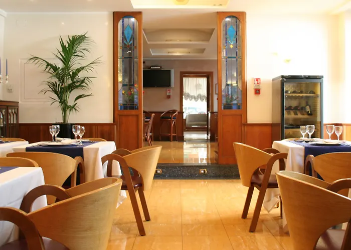Western Artdeco Hotel 4*